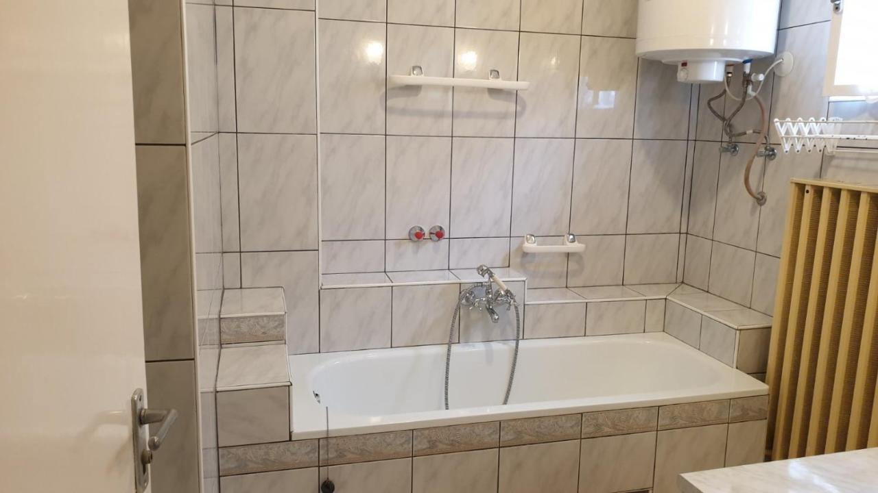 Ilona Apartmanok Balatonboglár Buitenkant foto