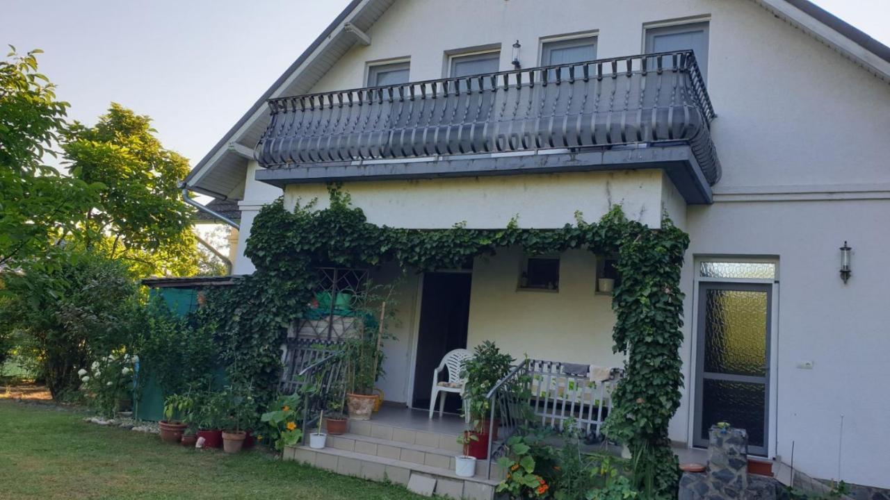 Ilona Apartmanok Balatonboglár Buitenkant foto
