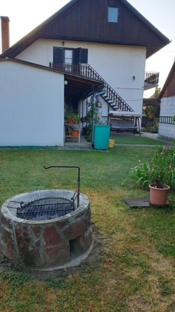 Ilona Apartmanok Balatonboglár Buitenkant foto