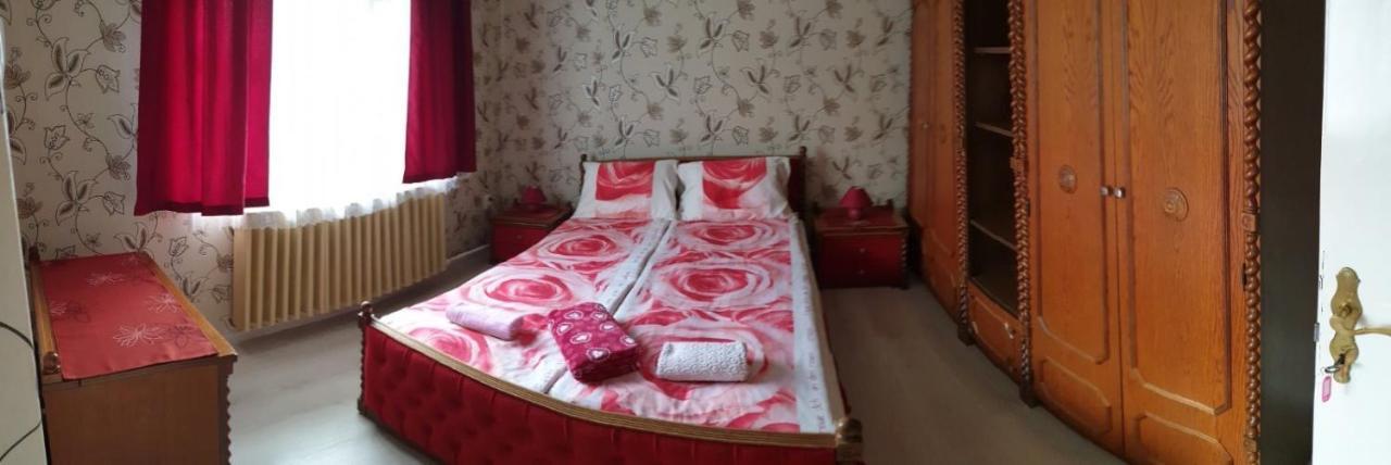 Ilona Apartmanok Balatonboglár Buitenkant foto